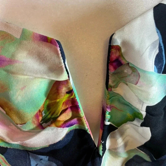 Silk cold shoulder - Picture 5 of 5